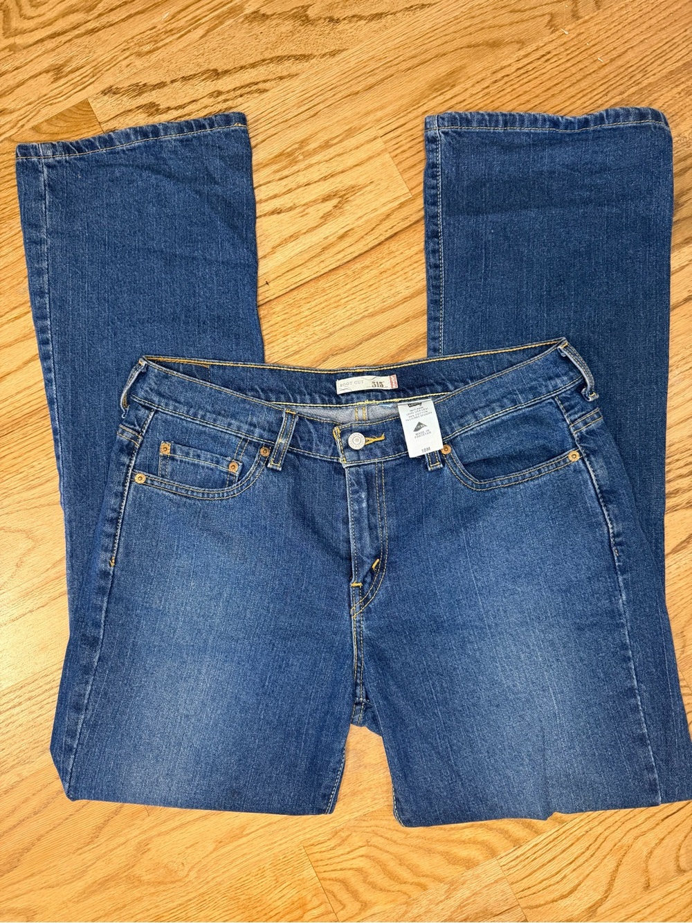 Levi’s Women’s Boot Cut 515 Size 10